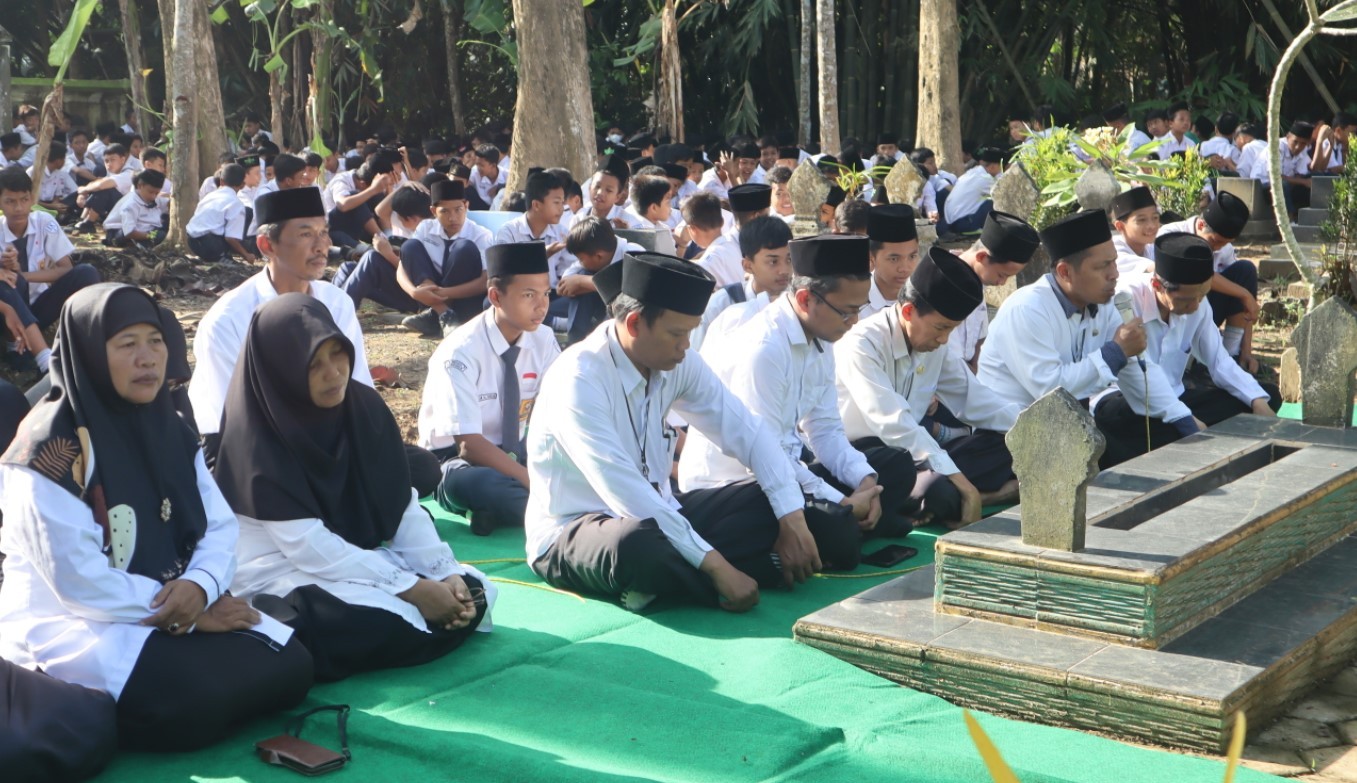 Tingkatkan Iman dan Takwa  Menjelang Bulan Suci Ramadhan, MTs Negeri 5 Kebumen Adakan Doa Bersama